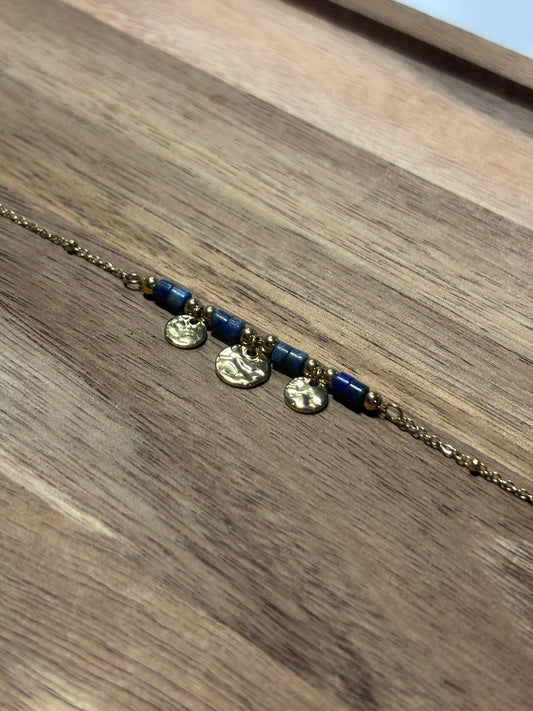Bracelet Médailles Dorées et Perles Bleues