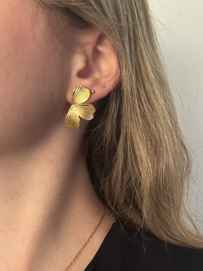 Boucles D’Oreilles Demi Fleurs