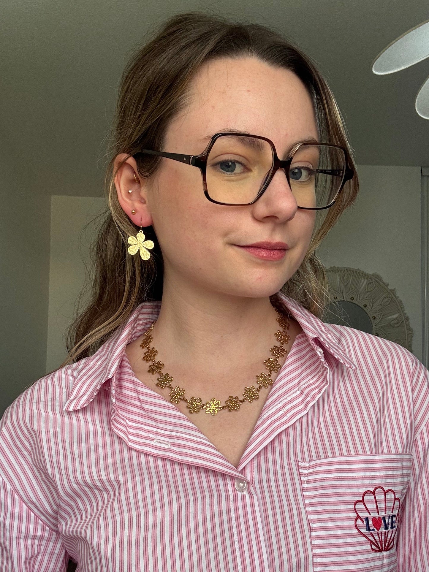 Boucles d’Oreilles Fleurs Martelées