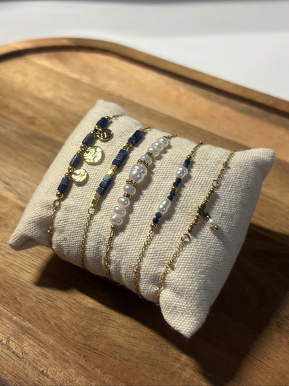 Bracelet Médailles Dorées et Perles Bleues