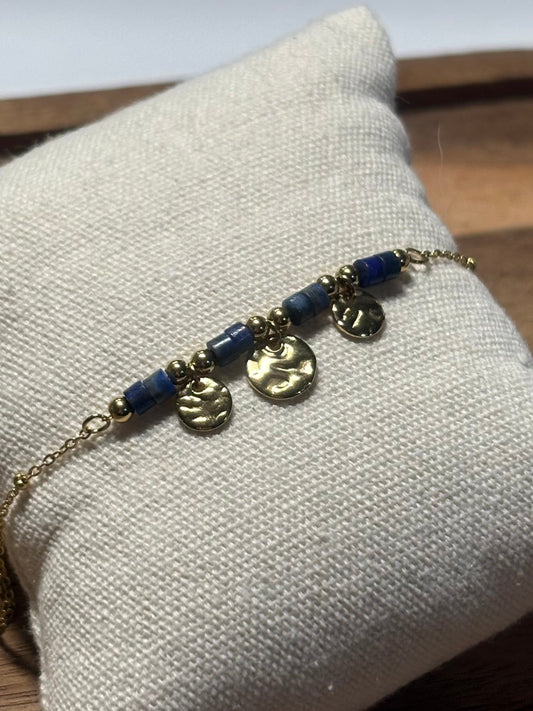 Bracelet Médailles Dorées et Perles Bleues