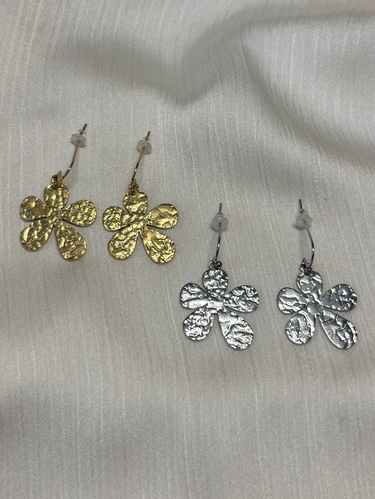 Boucles d’Oreilles Fleurs Martelées